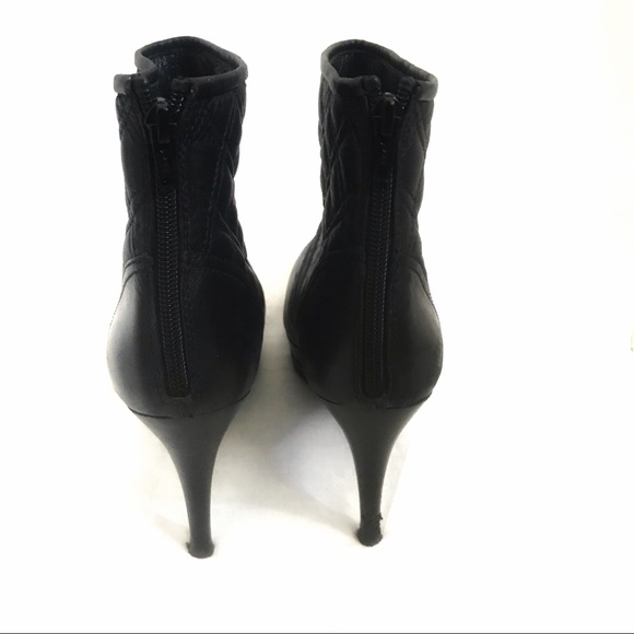 Authentic Stuart Weitzman - Picture 4 of 6